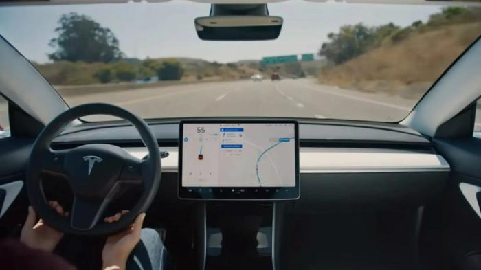Ανάκληση για 1,6 εκατομμύρια Tesla εξαιτίας του αυτόματου πιλότου Ανάκληση για 1,6 εκατομμύρια Tesla εξαιτίας του αυτόματου πιλότου